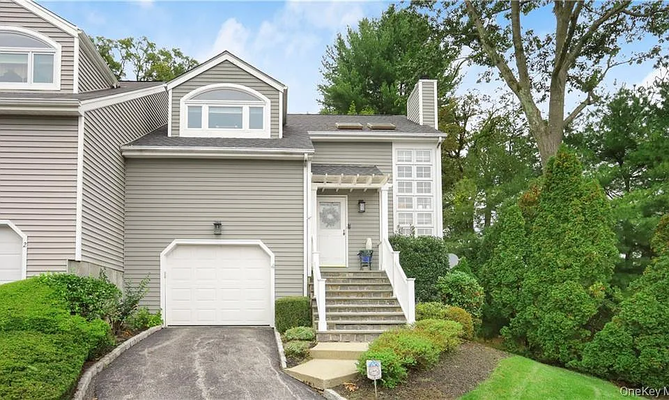 4 Pinewood Cir