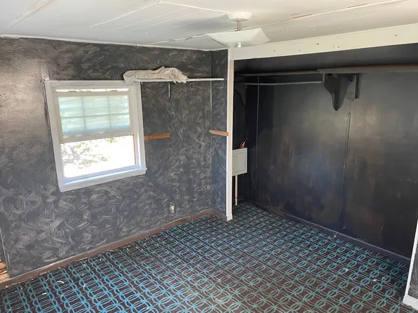 80 San Antonio St #80, Campbellton, TX 78008