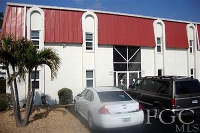 2nd image of 4912 Vincennes St APT 208
