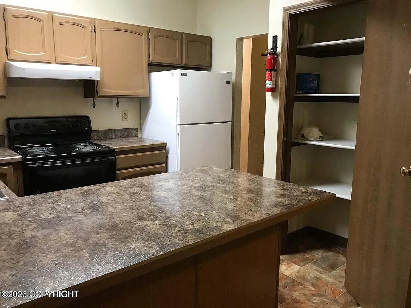 3 bed, 1.0 bath, 1150 sqft, $1,700 — Photo 2