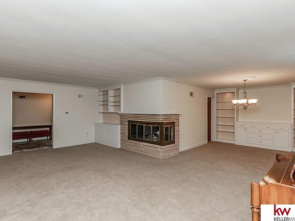 4th image of 683 Parkwood Ln
