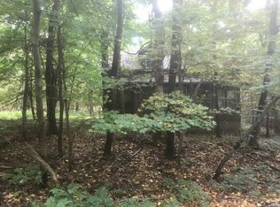 91 Snake Den Rd, Wanaque, NJ 07465