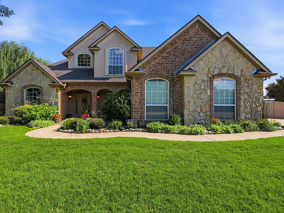 1st image of 109 Palomino Ct