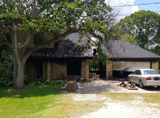 154 Creekwood Dr, Jones Creek, TX 77541