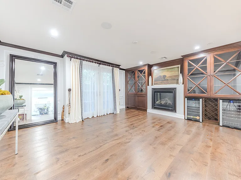 325 W Bellevue Dr — Photo 12