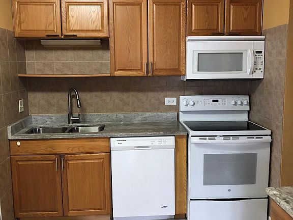 5th image of 9048 W 140th St APT 3A