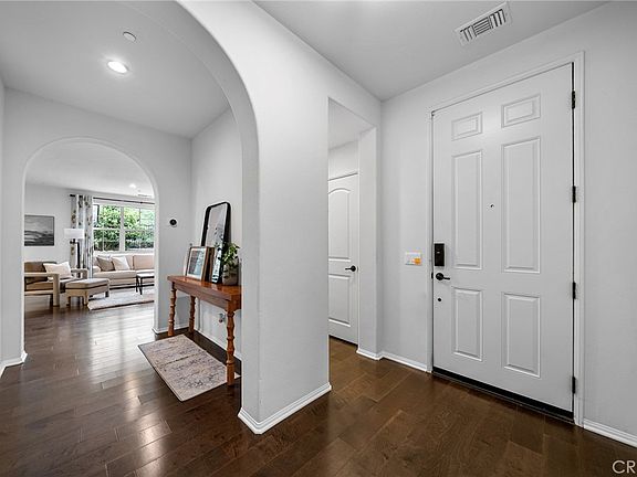 3rd image of 599 E Boxwood Ln