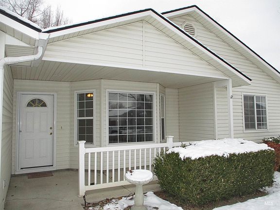 2nd image of 3835 E Eisenhower Dr
