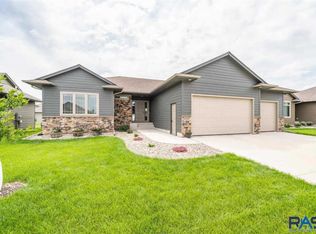 6345 S Badlands Ct, Sioux Falls, SD 57108