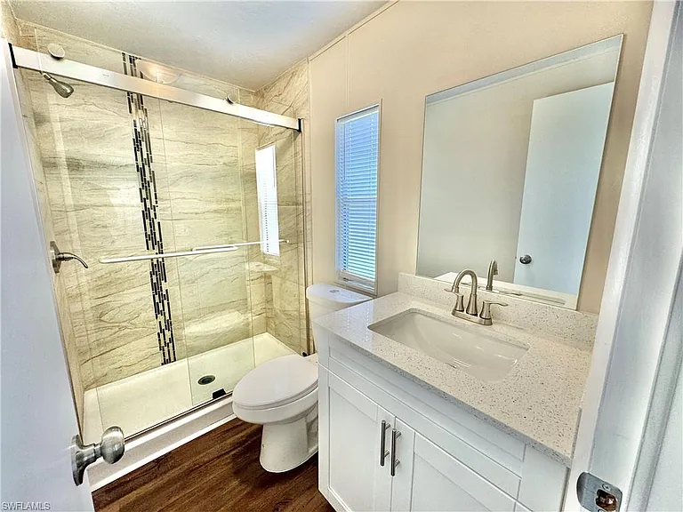 1252 Henderson Creek Dr — Photo 16