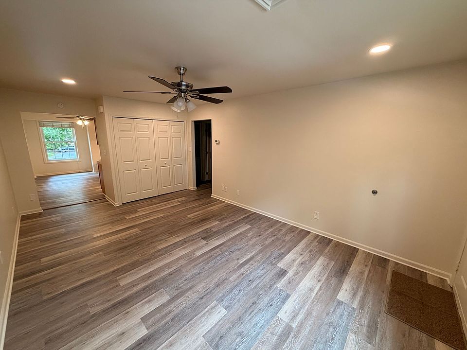 1st image of 83 Valley Rd APT C