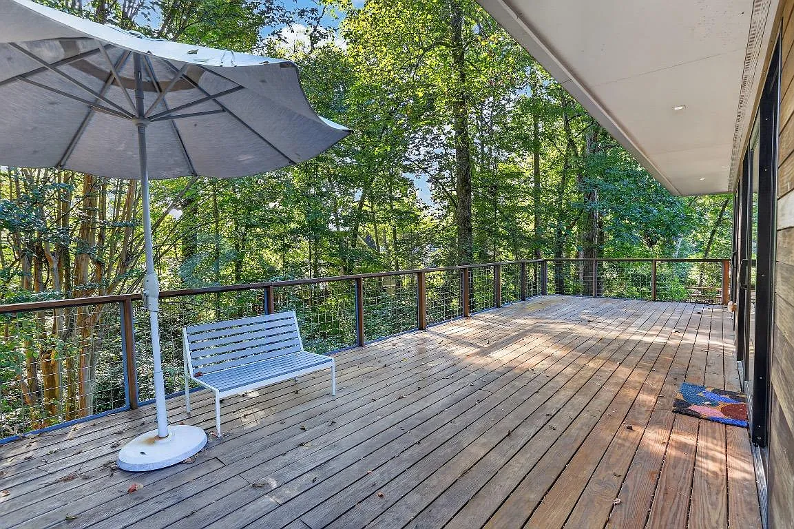 4 bed, 2419 sqft, $4,500 — Photo 4