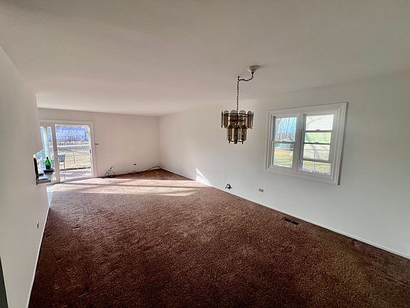 4th image of 6688 Foxtree Ave