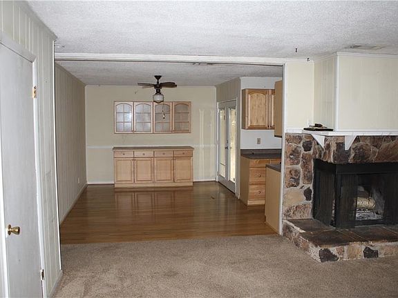 5th image of 111 Magnolia Ln