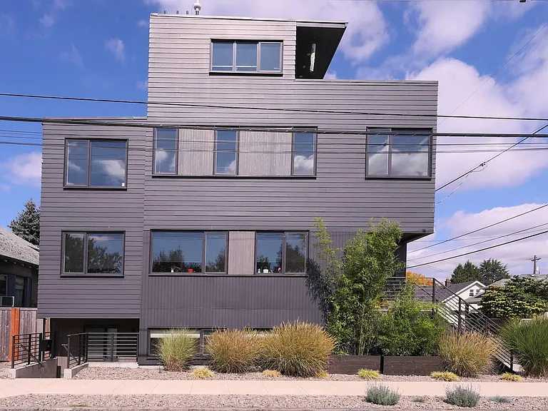 2585 SE 14th Ave #B — Photo 2