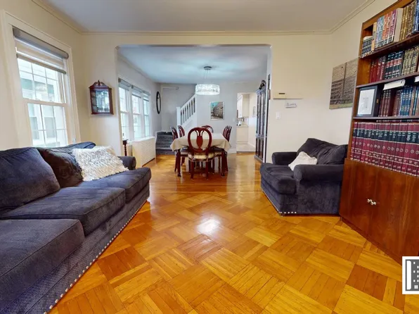 1992 New York Avenue image 3 of 18