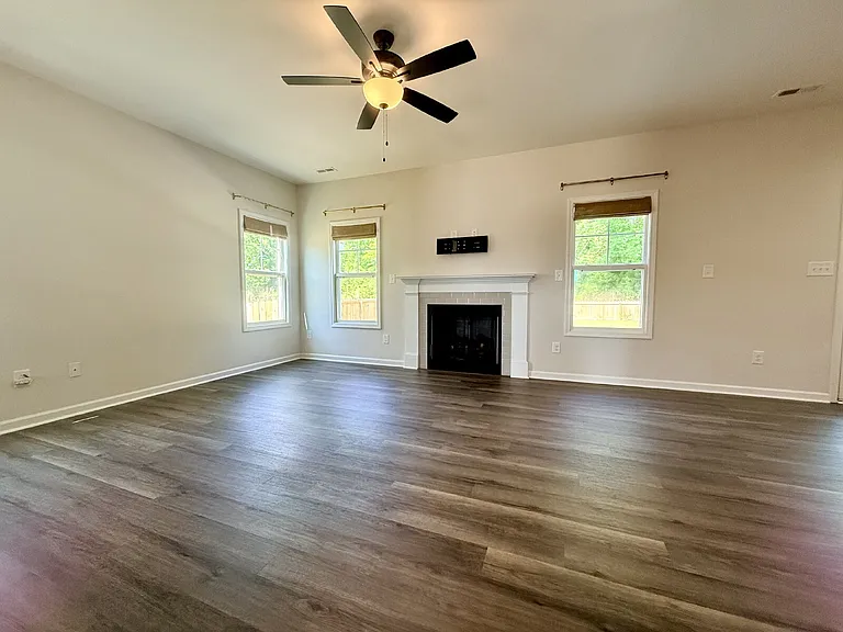 203 Williford Dr — Photo 7