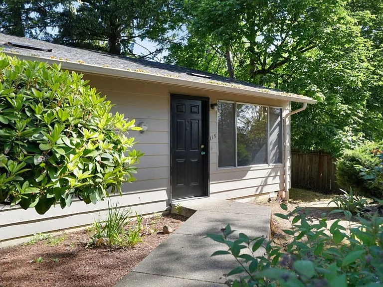 080-Salem Heights — Photo 15