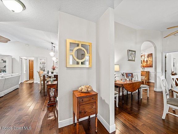4th image of 901 Spanish Wells Dr
