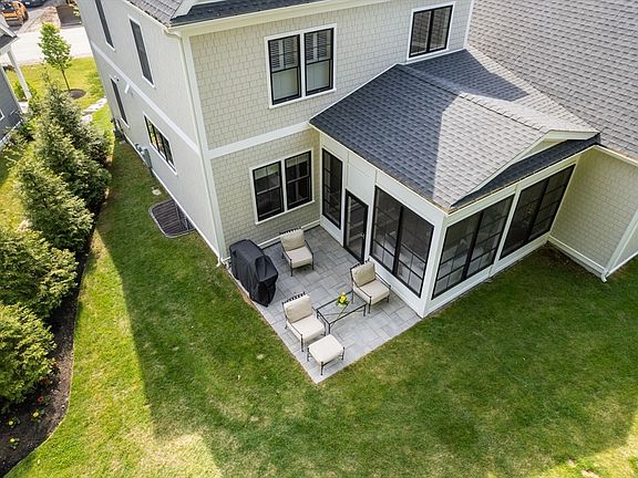 4th image of 98 Horrigan Dr #22