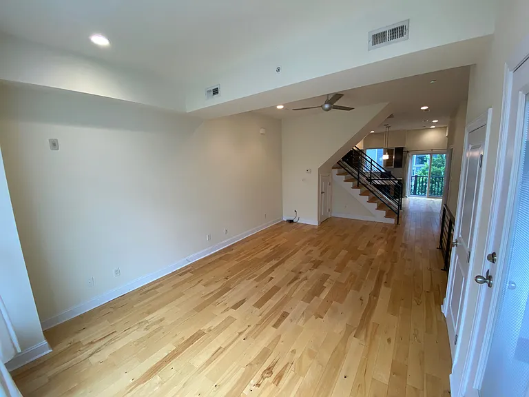 1858 Frankford Ave #B — Photo 9