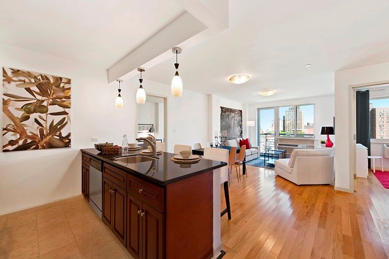 1st image of 1635 Lexington Ave APT 4A