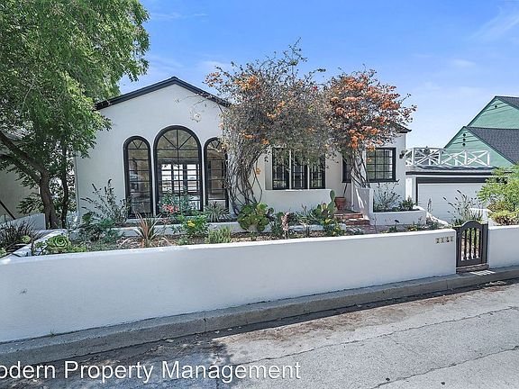 2nd image of 2131 Micheltorena St