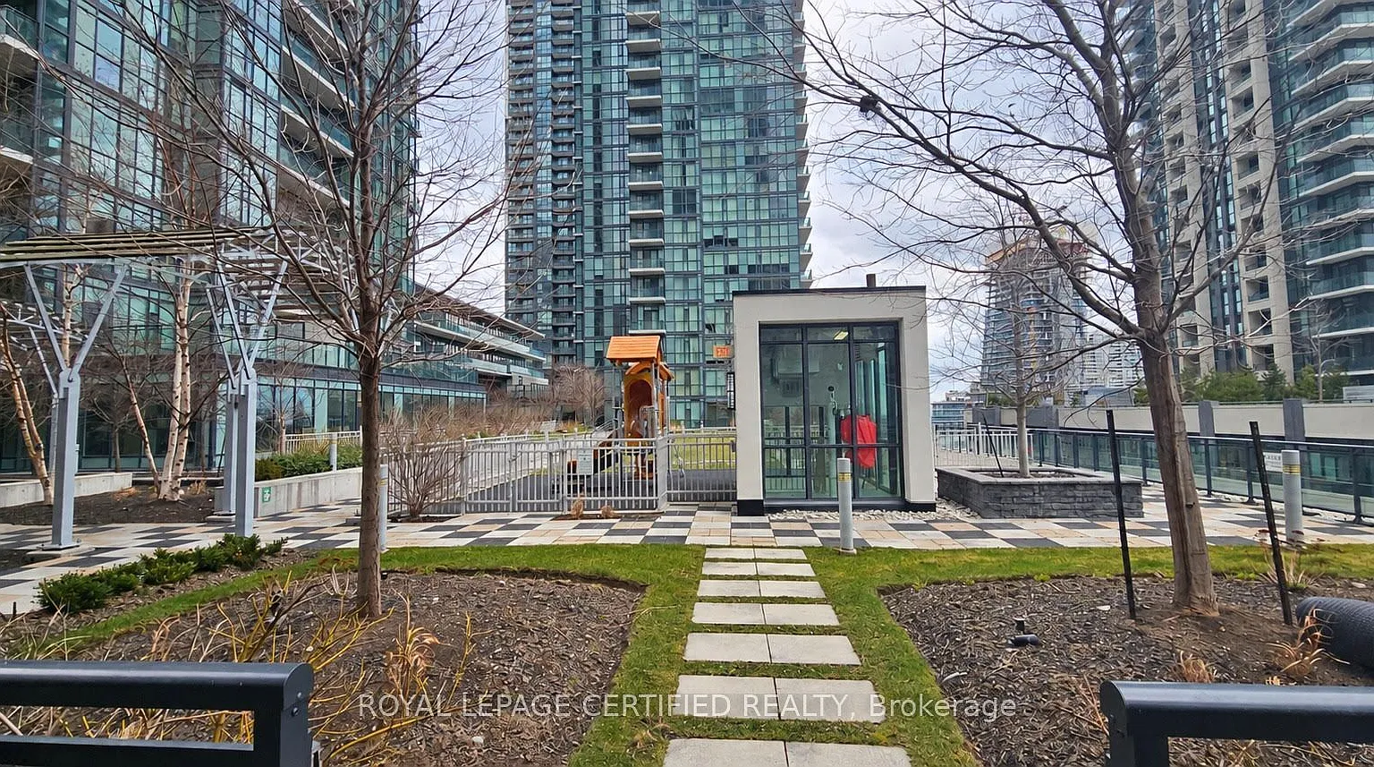 3 bed, $2,900 — Photo 2