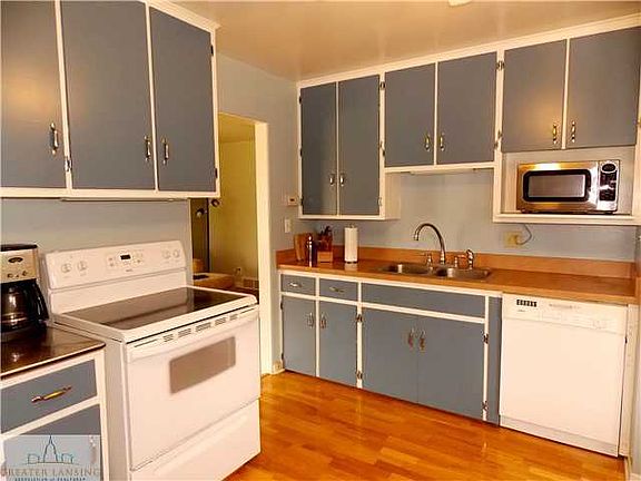 5th image of 580 E Lexington Ave