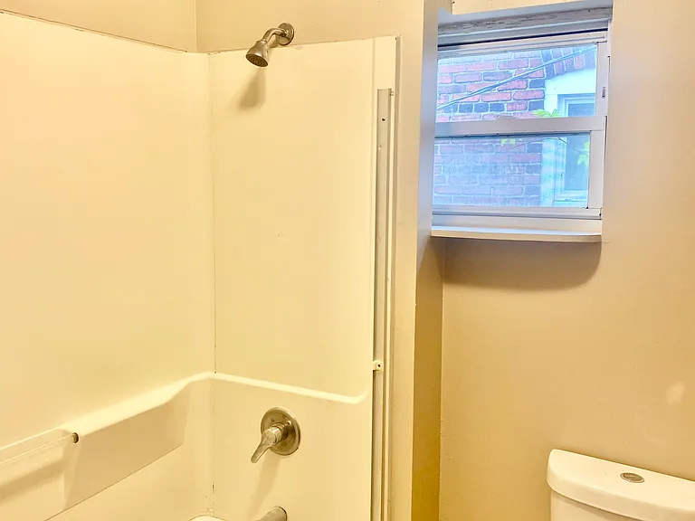 65 Railroad Ave — Photo 6