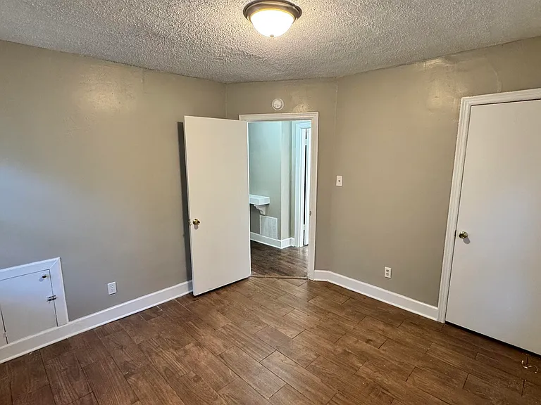 1330 W Victor Dr — Photo 17