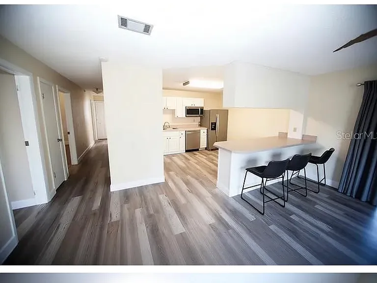 141 W Connecticut Ave — Photo 13