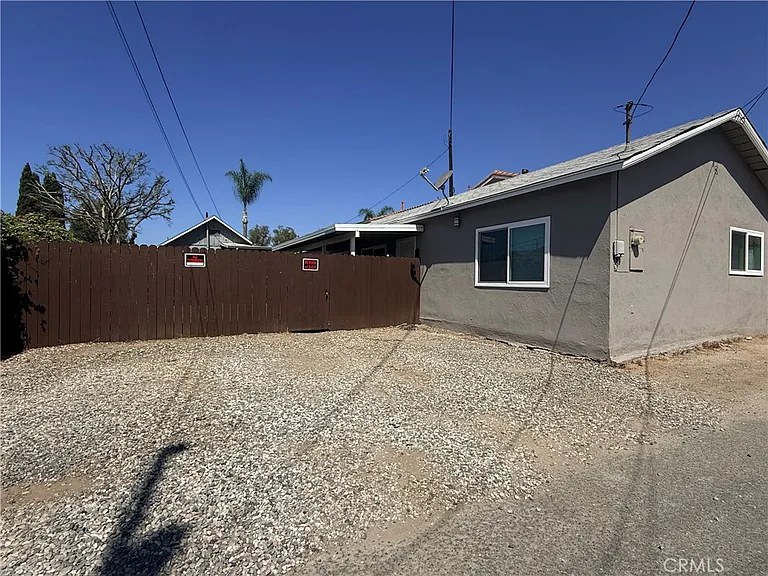 248 S Redwood Ave — Photo 13