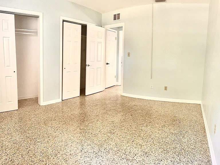 812 Bayou Ave #B — Photo 6