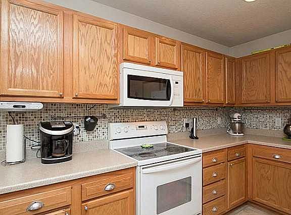 4th image of 5823 S Glenstone Ct