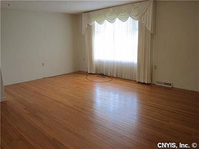 5th image of 4640 Brookhill Dr N