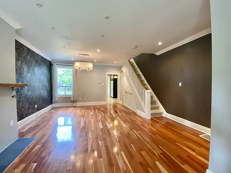 85 Arundel Ave — Photo 8