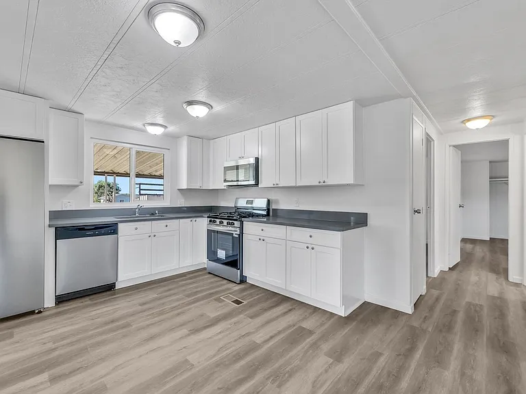 22450 Norris Ln — Photo 29