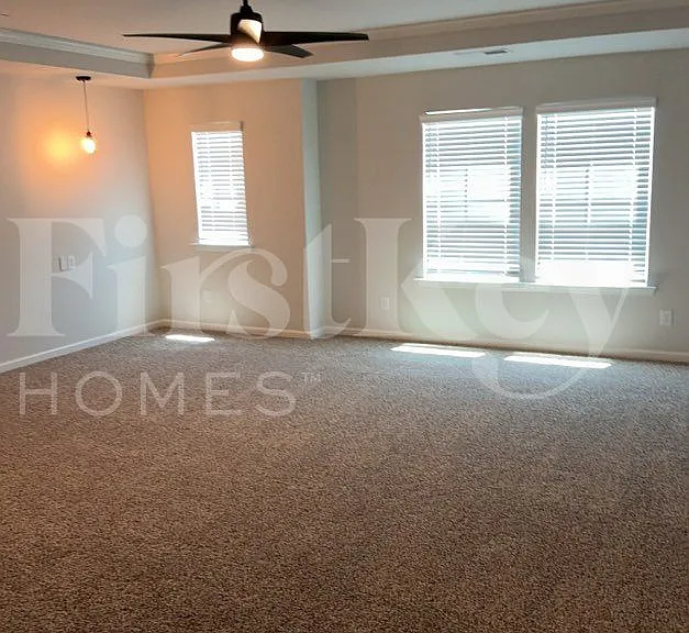165 Tulip Dr — Photo 8