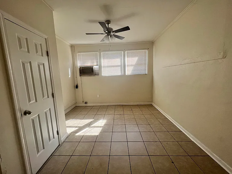 3422 Miami Dr — Photo 17
