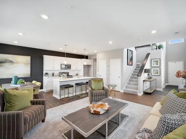 1803 Arbor Ln, Carver, MN 55315