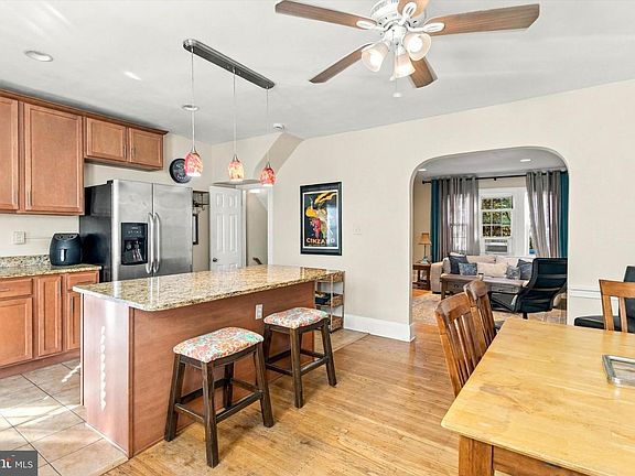 5th image of 7 Burke Ave