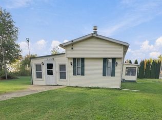 W5070 Woodland Rd, Shawano, WI 54166