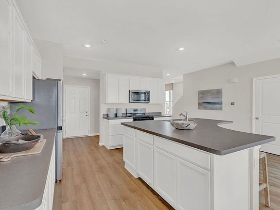 4th image of 2256 Horseshoe Cir #9104