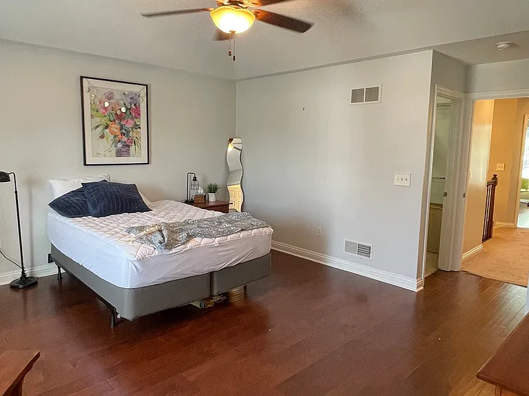 574 E Vanderbilt Dr — Photo 16