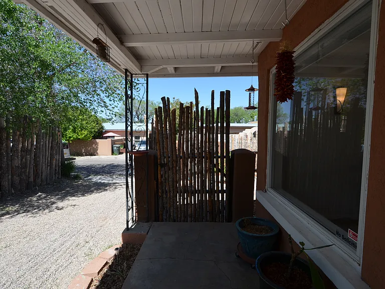 303 Villeros St — Photo 2