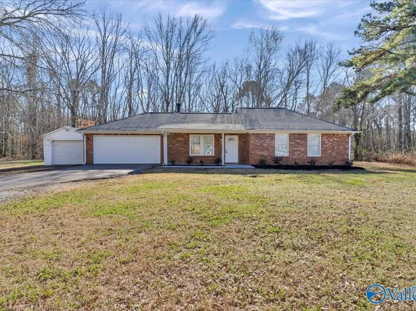 144 Trojan Dr, Hazel Green, AL 35750