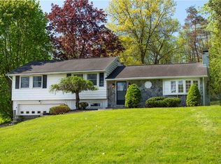 8 Hughes Ln, New Hartford, NY 13413