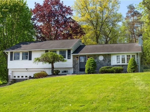8 Hughes Ln, New Hartford, NY 13413