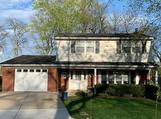 1231 Pam Anne Dr, Glenview, IL 60025